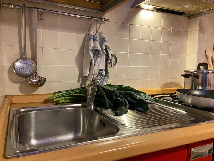 San Lorenzo Apartment In Red フィレンツェ エクステリア 写真