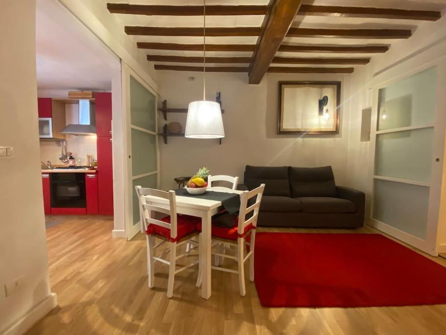 San Lorenzo Apartment In Red フィレンツェ エクステリア 写真