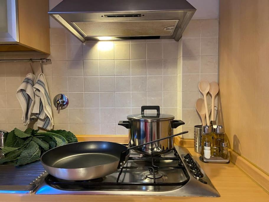 San Lorenzo Apartment In Red フィレンツェ エクステリア 写真